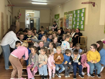 a379b74f-b71e-43fd-94c2-6994a2492ca3