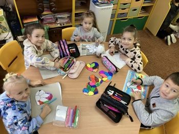 f1e39e60-c6d8-444a-b425-851c5176530a