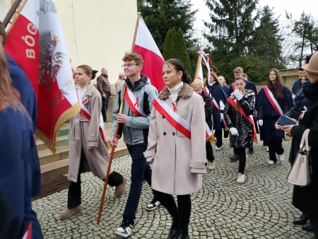 Delegacja naszej szkoły na Gminnych Obchodach Narodowego Święta Niepodległości